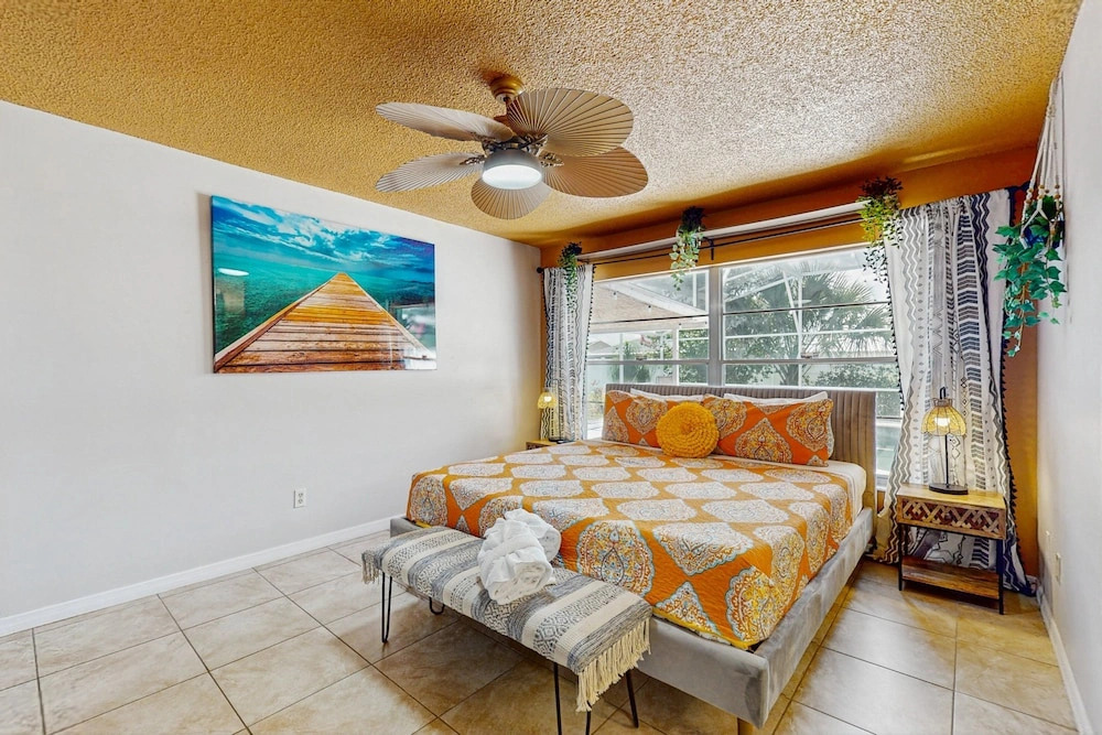 Spacious Home W/private Pool, Hot Tub & Game Room Near Disney