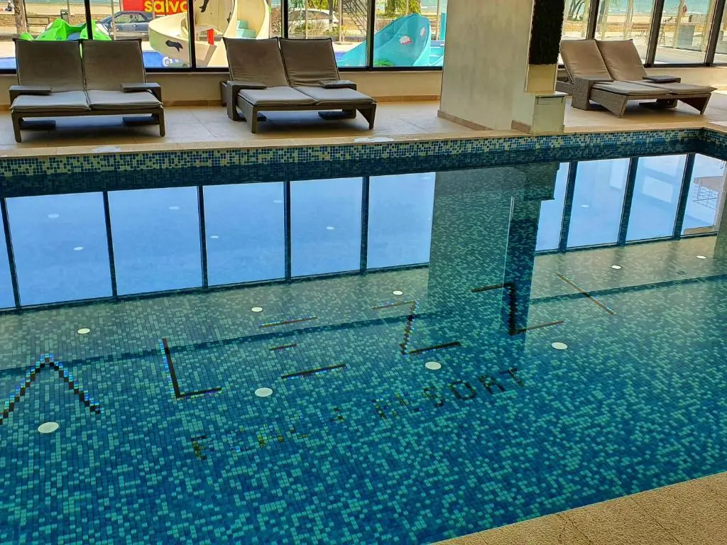 "Adela" 2BR apt - Pool & Spa Beach Resort