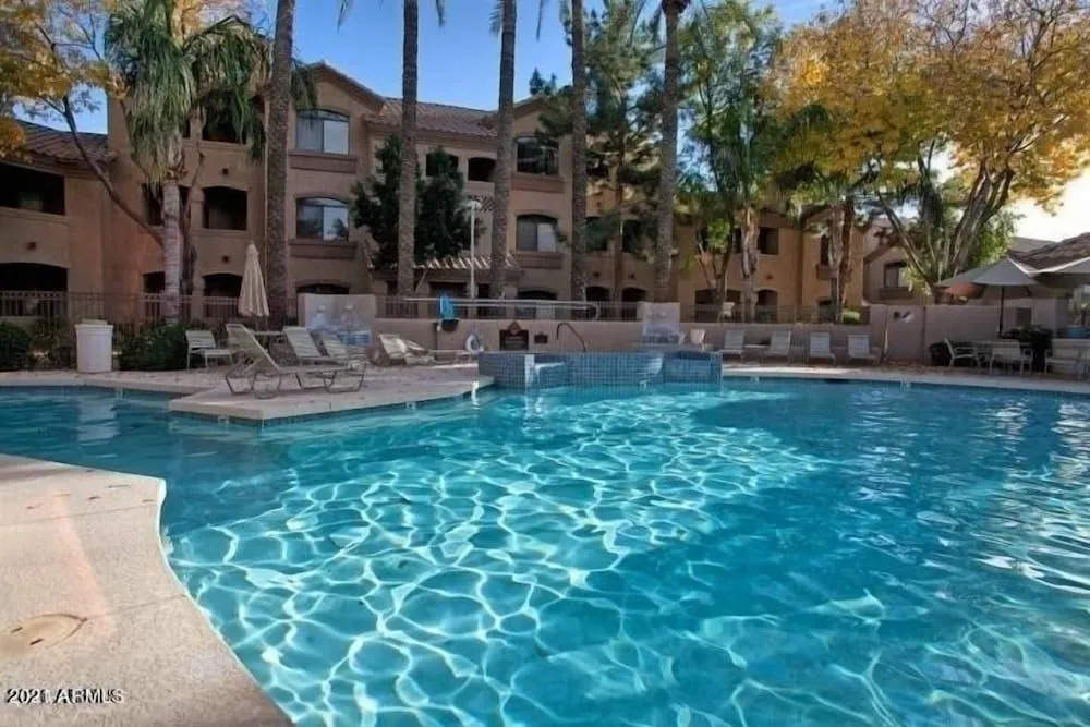 Comfort 3 Bedroom Condo by Redawning