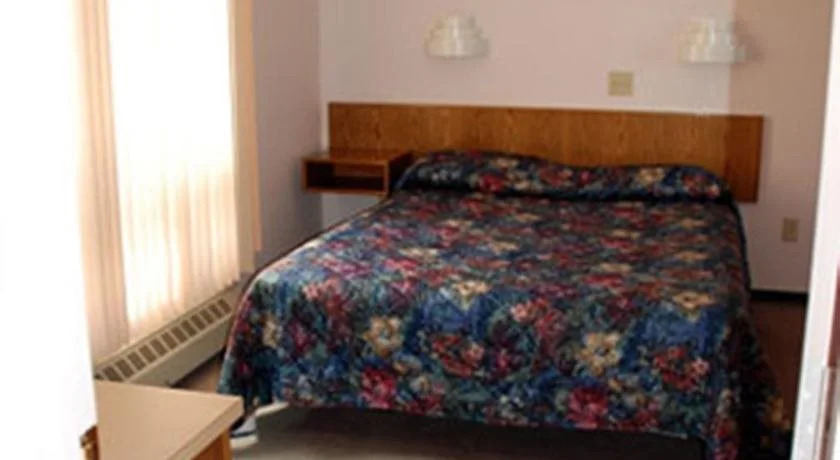 Cardston Inn