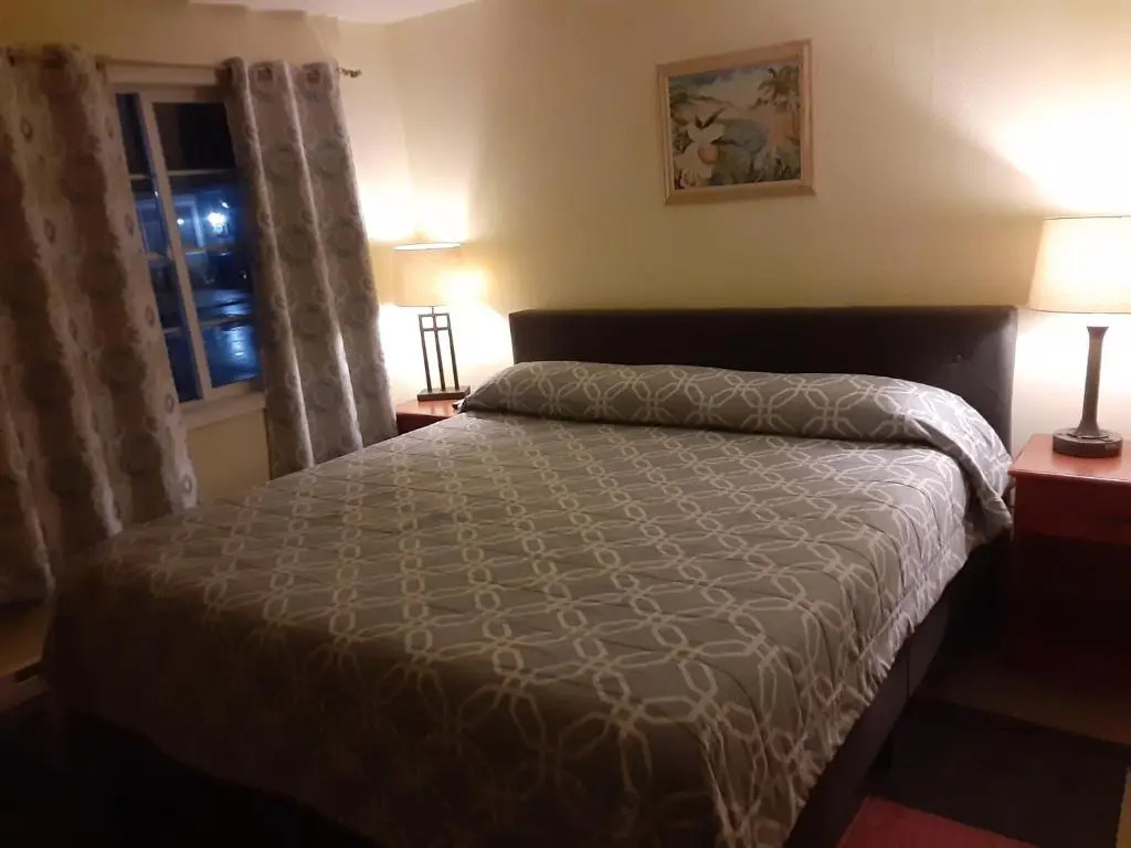Shiny Motel