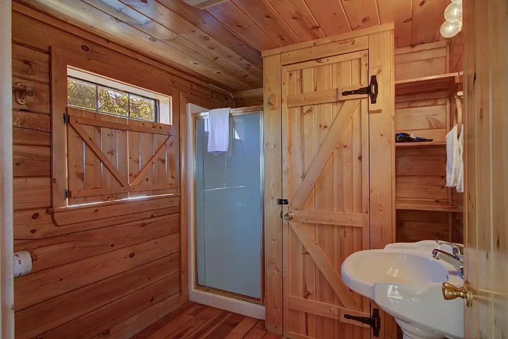 Stairway · Stunning Cabin in the Stars- 100mile views!