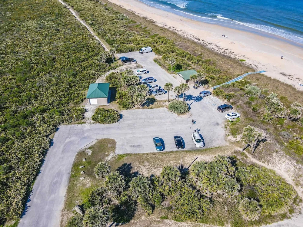 Canal Front Oasis With Pool in Palm Coast