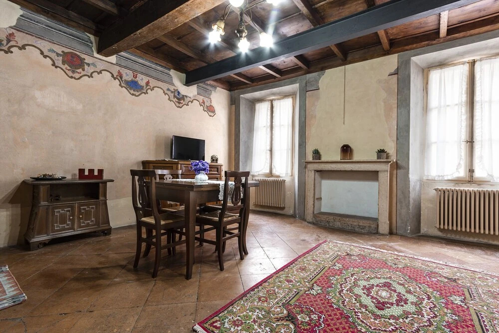 Canossa Apartment