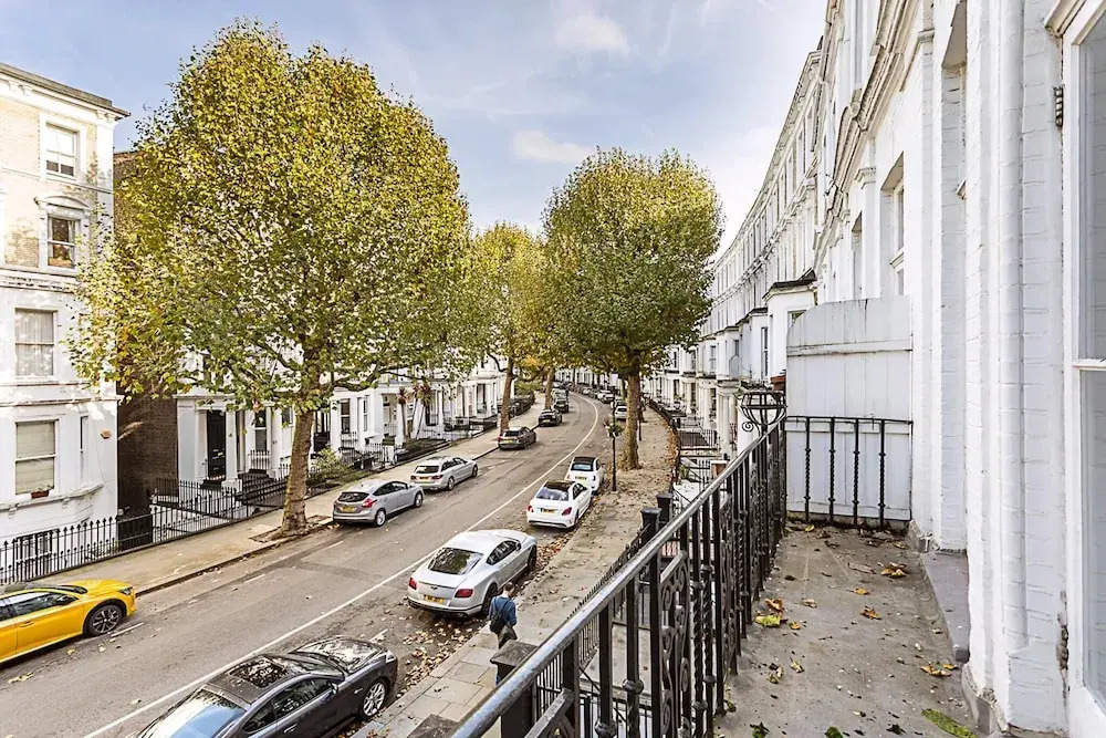 Elegant 3 bed Apartment in Earls Court