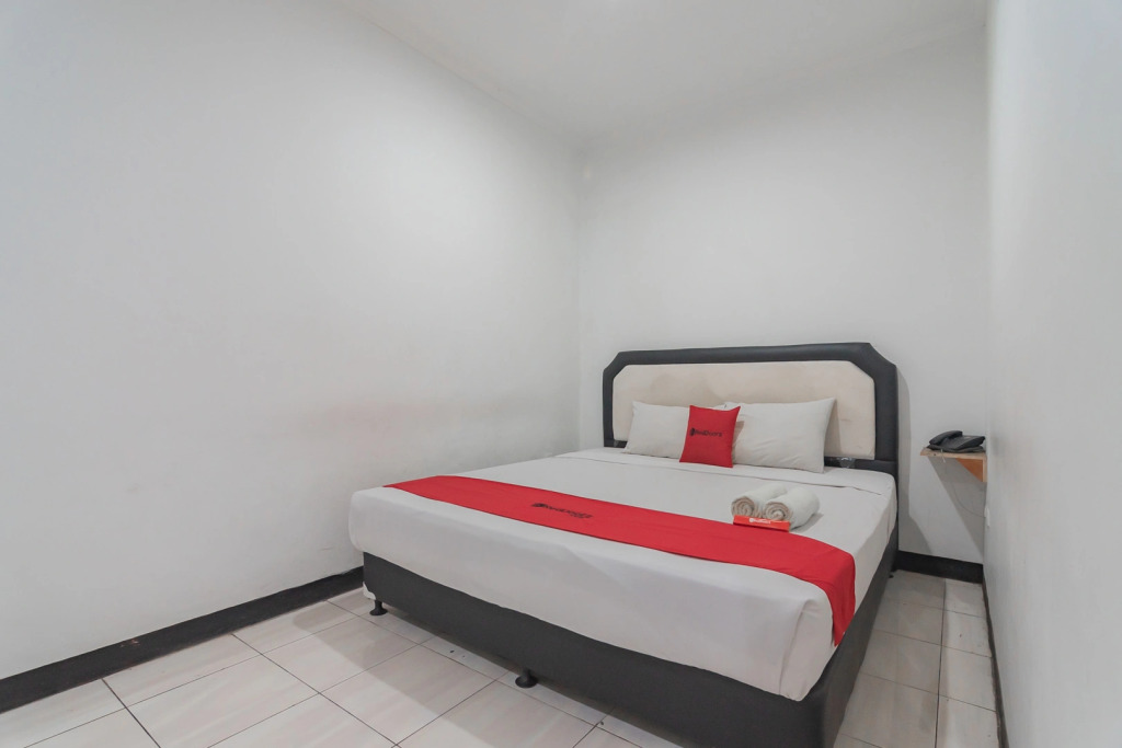 RedDoorz Syariah near Citimall Prabumulih
