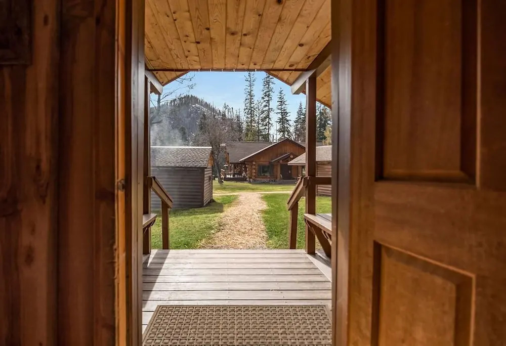 Lochsa Lodge