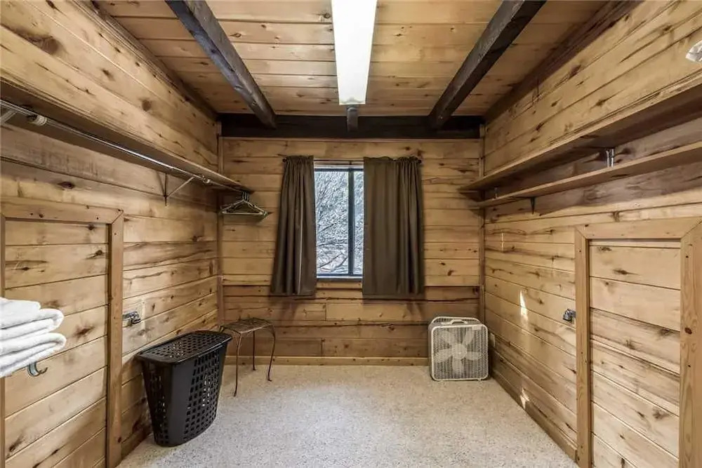 Antler Mountain Lodge - Four Bedroom Cabin
