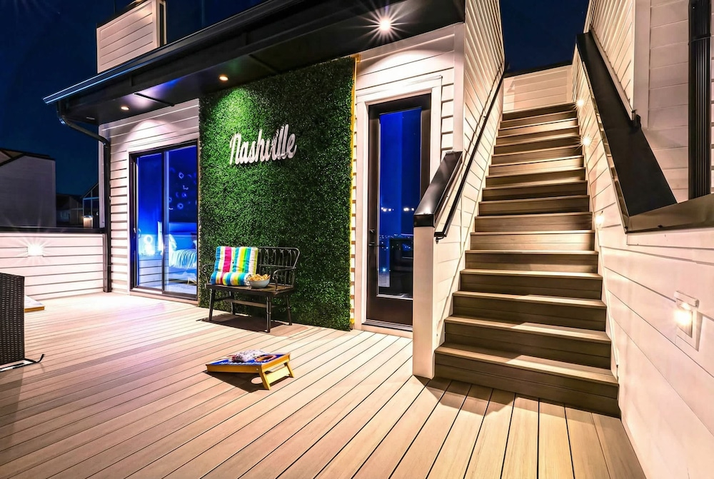 Speakeasy Rooftop Decks Hot Tub Karaoke