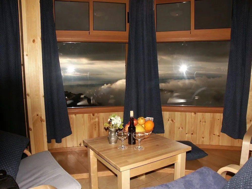 Ohn-Bar Guesthouse