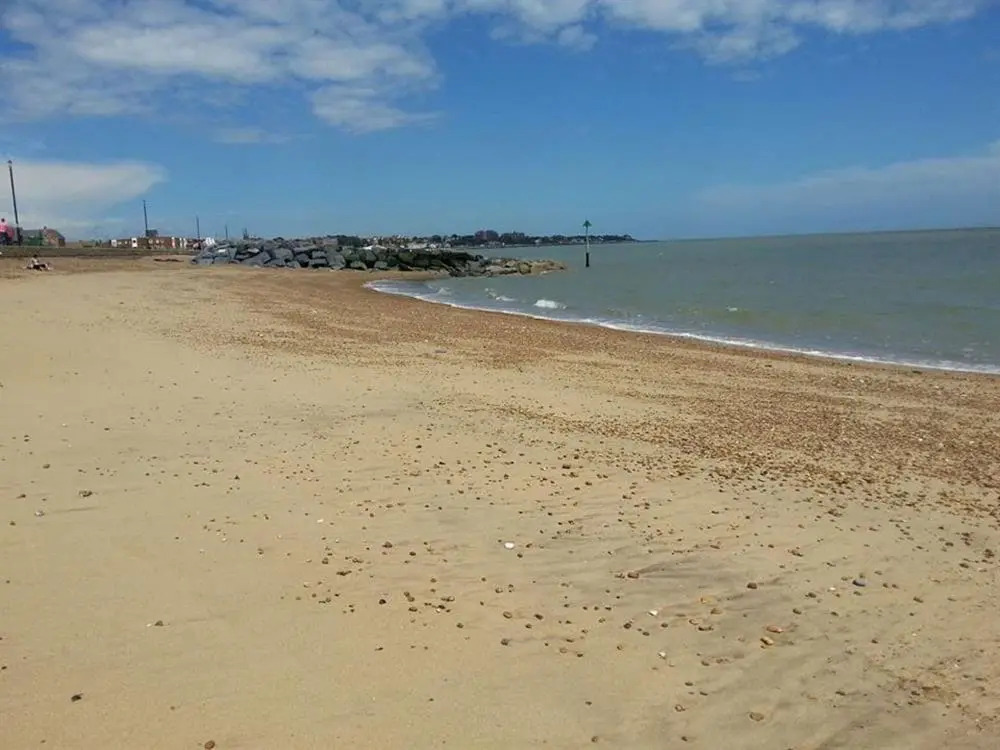 Modernly Furnished Holiday Home With Balcony, Near Felixstowe Beach