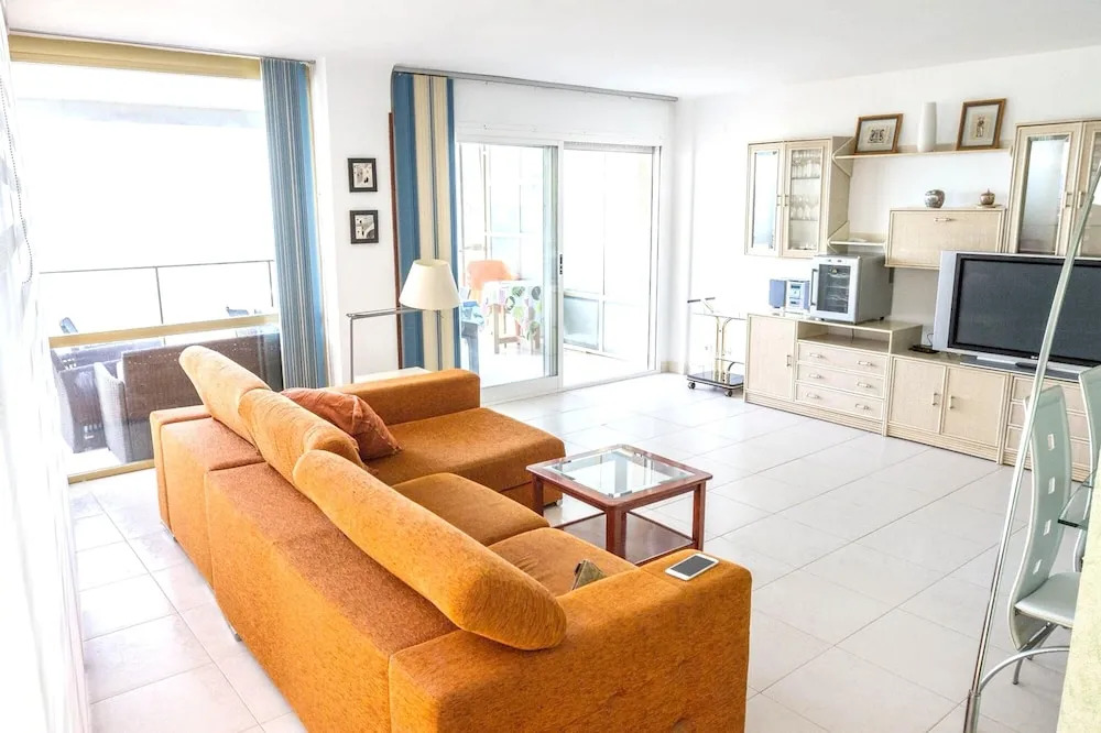 Apartment With 2 Bedrooms in Salou, With Wonderful sea View and Wifi -