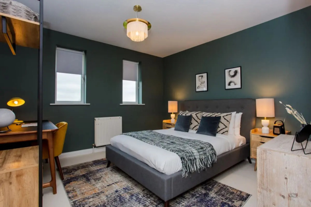 The Sparkford Gardens - Lovely 2BDR with Balcony