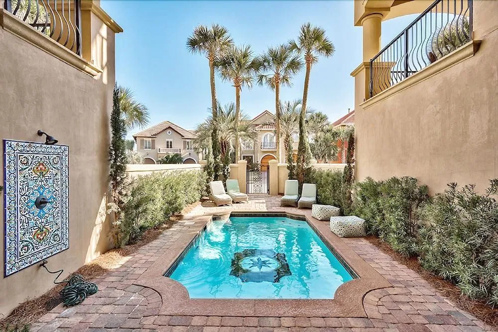 Casa de Palms 5 Bedroom Holiday Home by Five Star Properties
