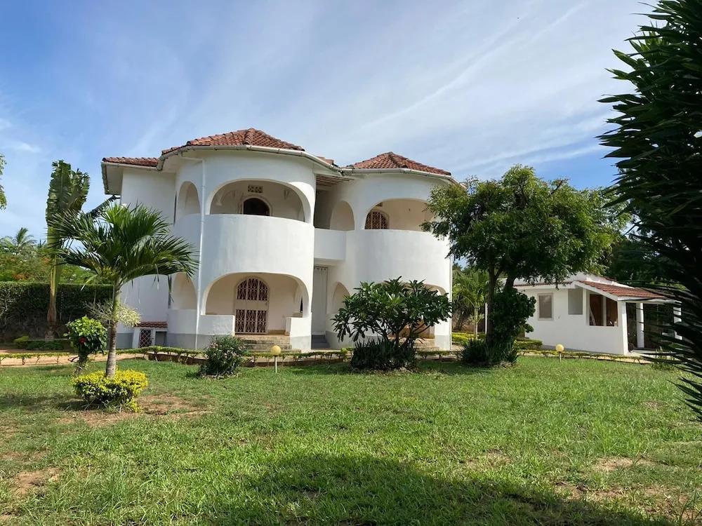 Captivating 1-bed Apartment, With a Nice Garden