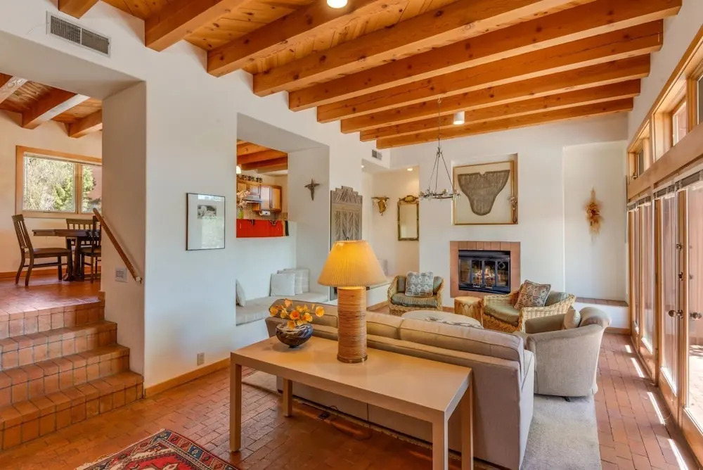 Acoma - Majestic Views, Near the Santa Fe Opera and Four Seasons in Tesuque