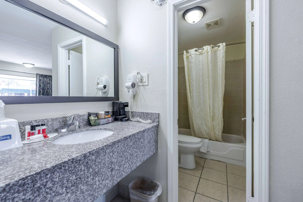 Travelodge by Wyndham Jackson I-40 Exit 82