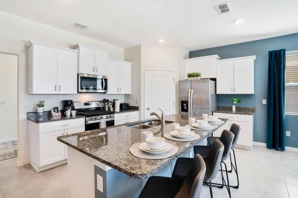 7663 Oakmoss Loop