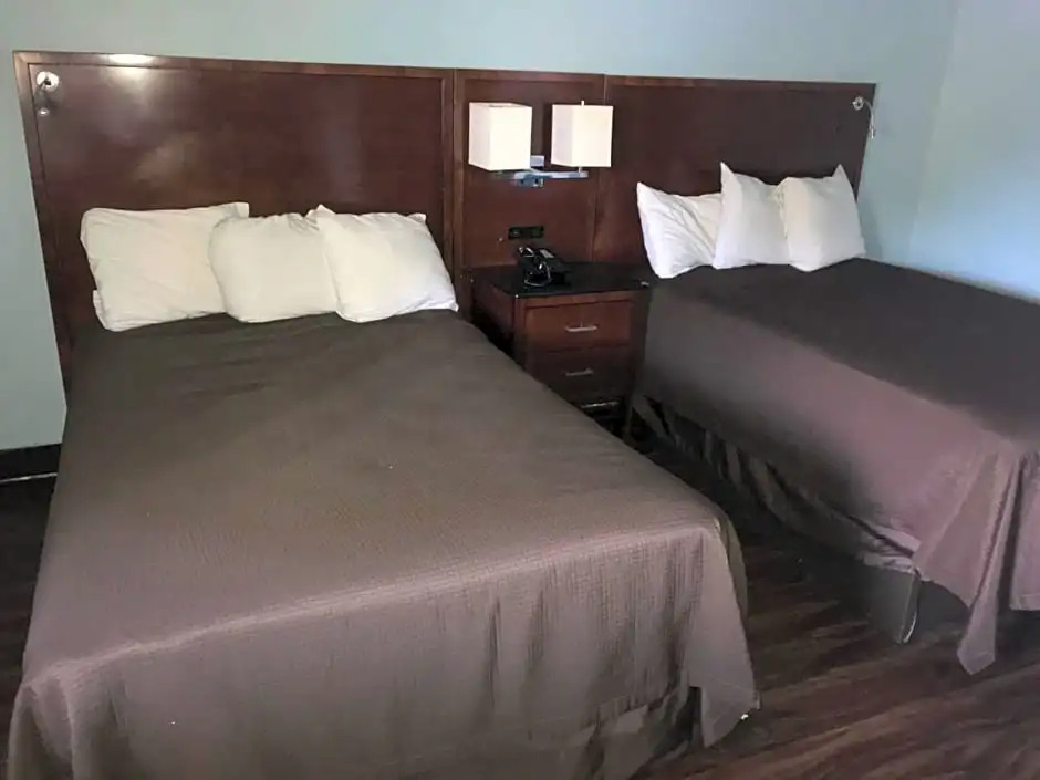 Winton Inn & Suites