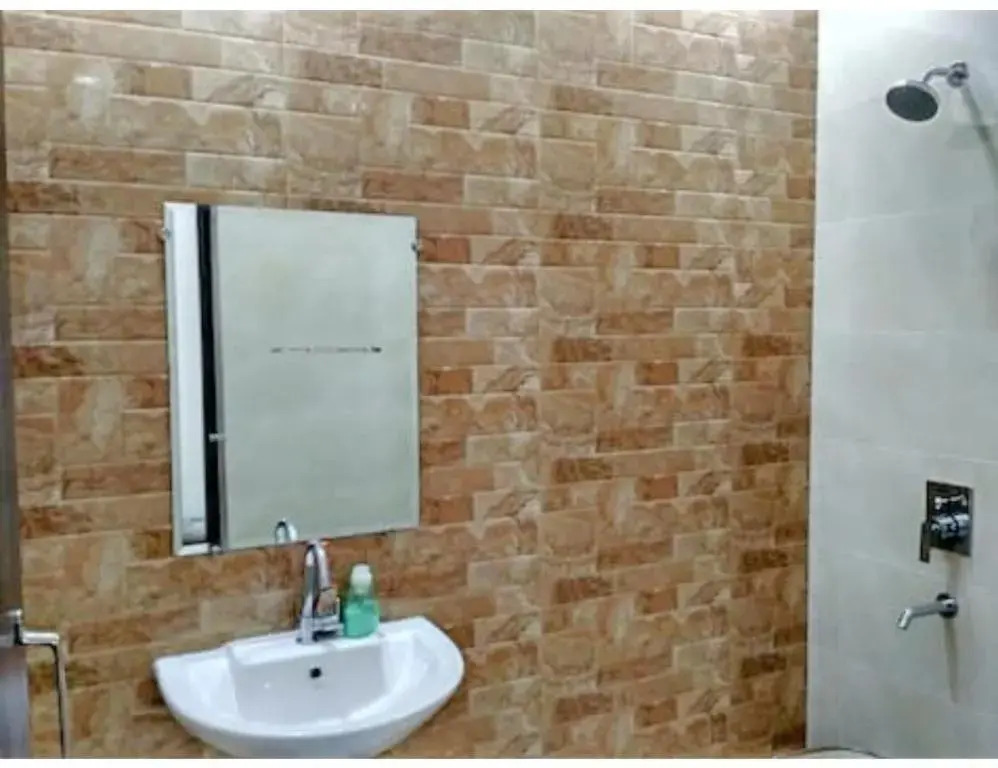 Hotel Basera Guest House,Saharanpur,