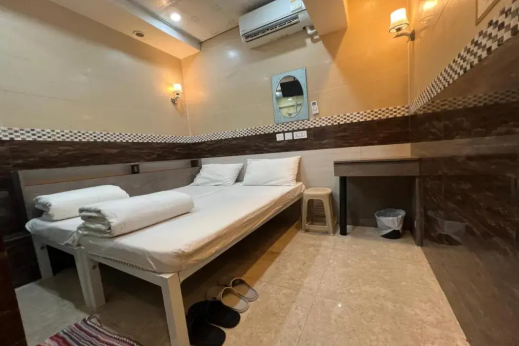 168 Youth Hostel