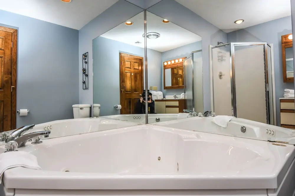 Glendale Shores 2 Bedroom Townhome #20