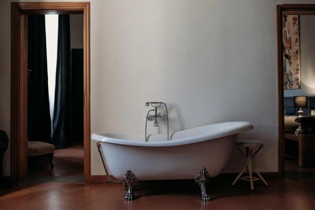 Soprarno Suites