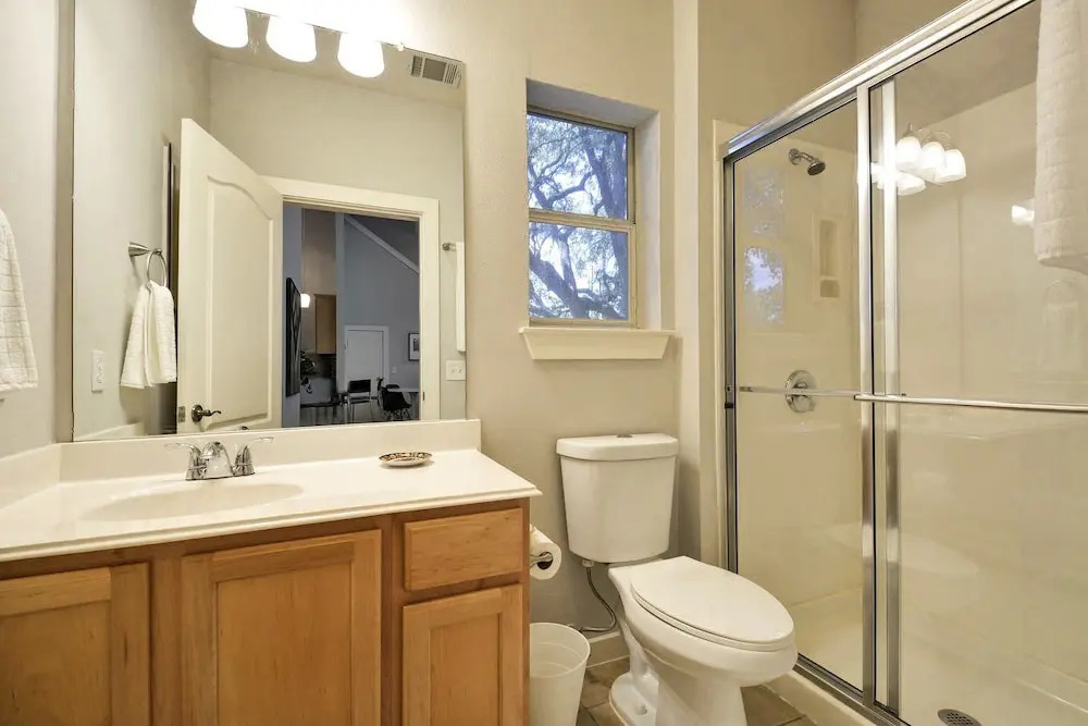 3BR Airy and Open Austin House by RedAwning