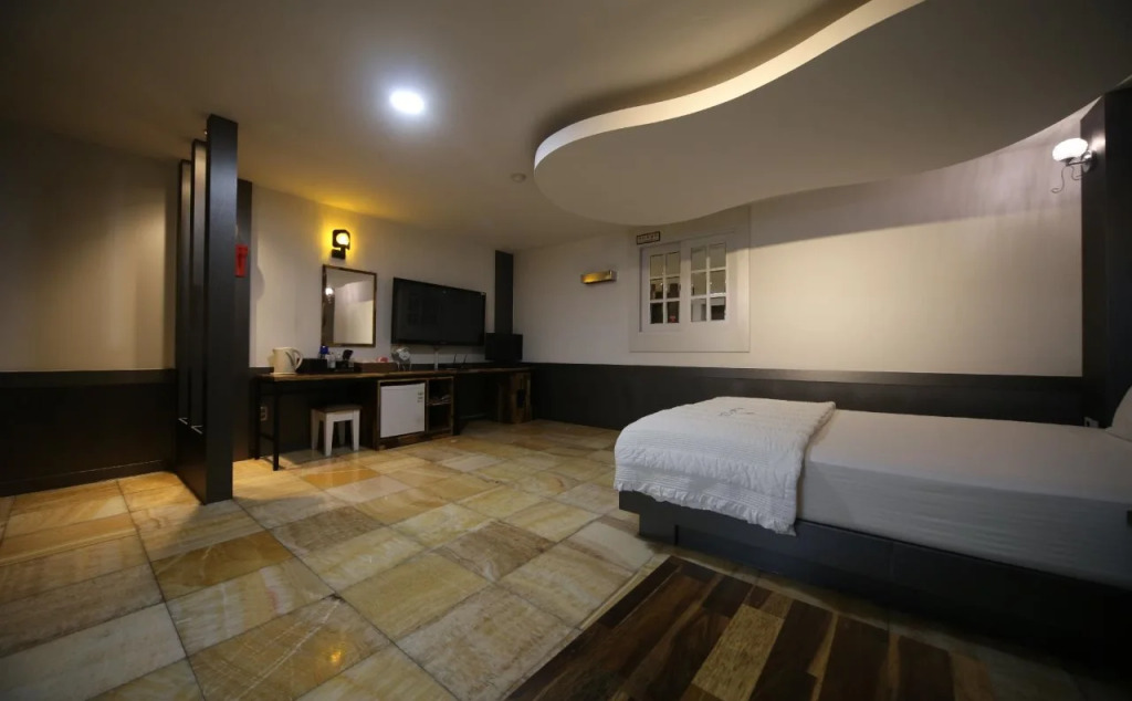 Midas Hotel