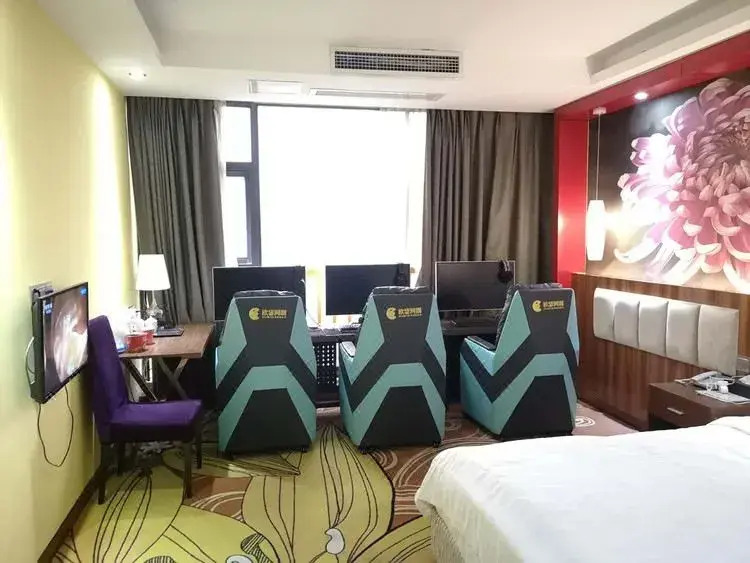 Huaxiang Shengshi Hotel