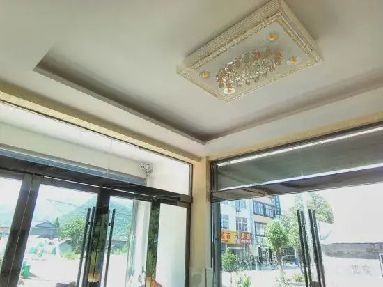 Lizhen Hotel, Lixian County