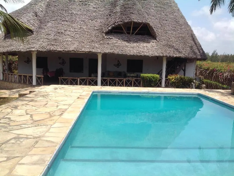 Queen K Cottages Watamu At Chrystal Homes