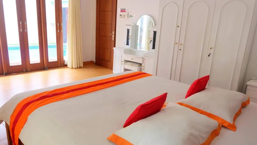 Villa Wirosaban with Private Pool by Simply Homy