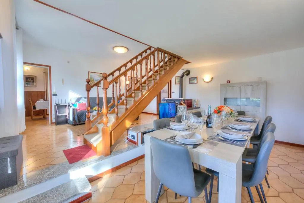 Cedar House Villa Few Minutes From Lake - Happy Rentals