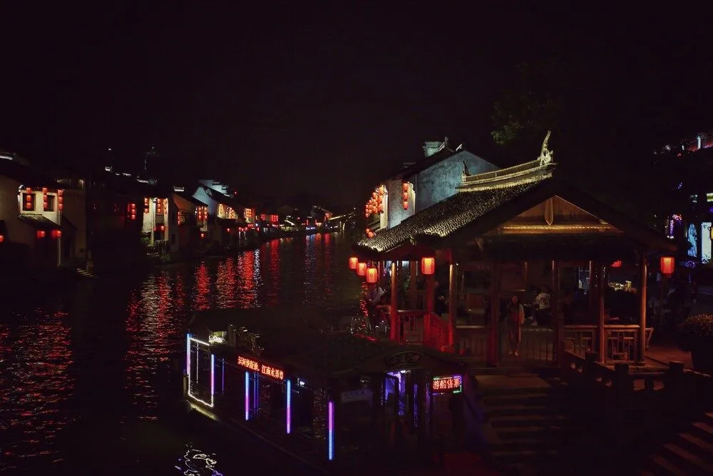 ZuoYouKe Theme Hotel