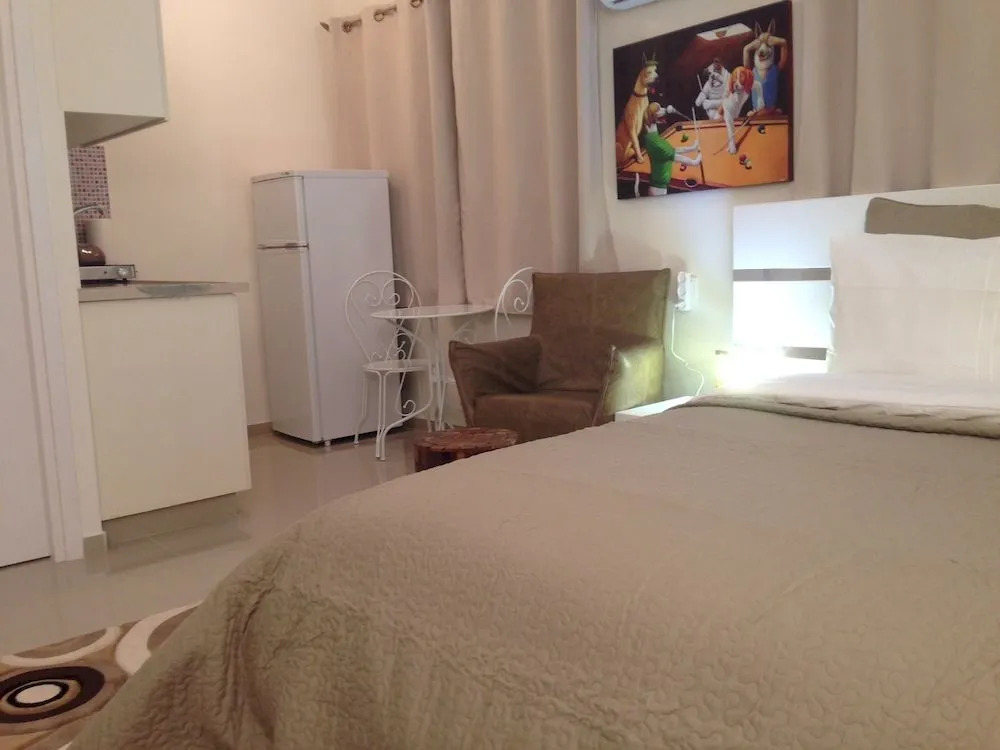 Dato's Beach Studio-Apartments