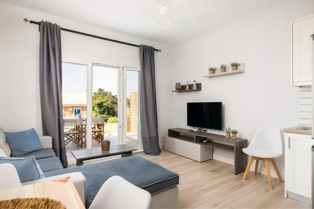 Reiki Apartments Erikousa