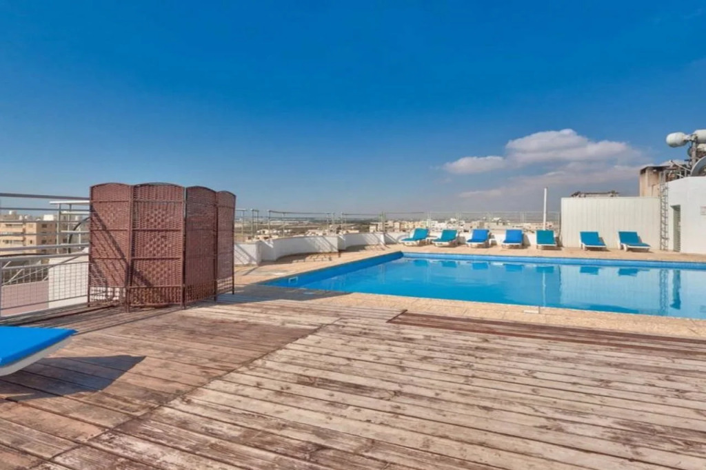 LIV Mackenzie Beach Suites Larnaca