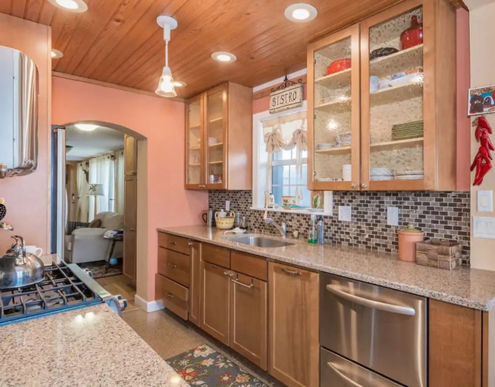 Sandy Feet Retreat by Ocean Properties