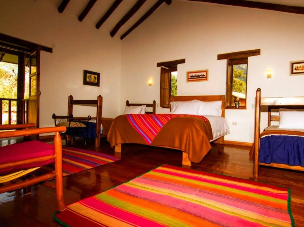 Lizzy Wasi Urubamba