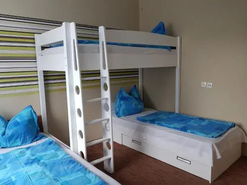 Doris Apartments