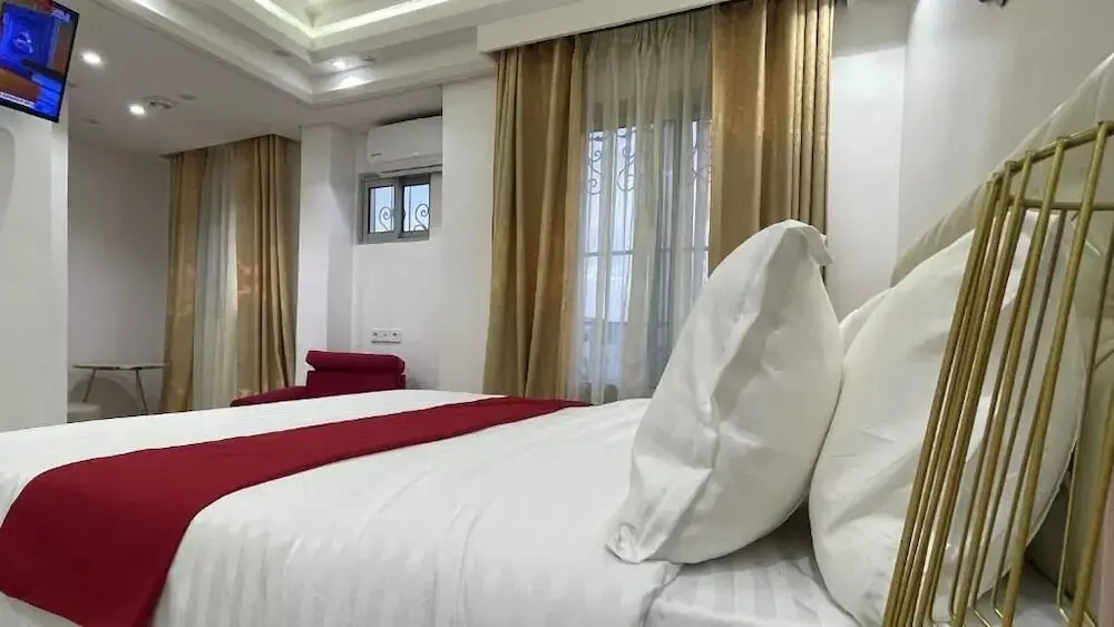 Saint James Marguerita Hotel Douala