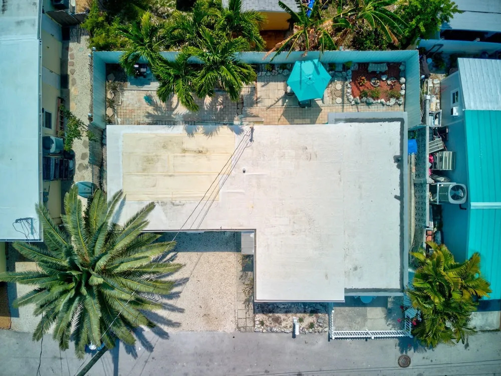 Family Couples Getaway Sleeps 6 Guests