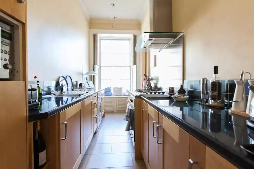 1 Bedroom New Town Flat
