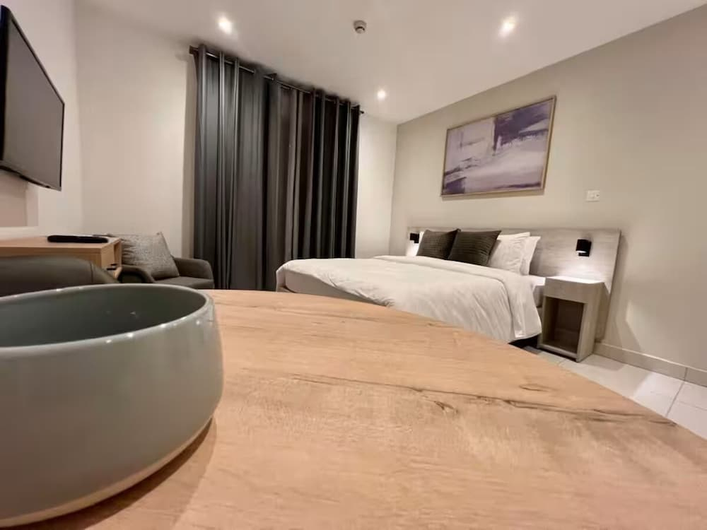 Peravi Suites at Loxwood