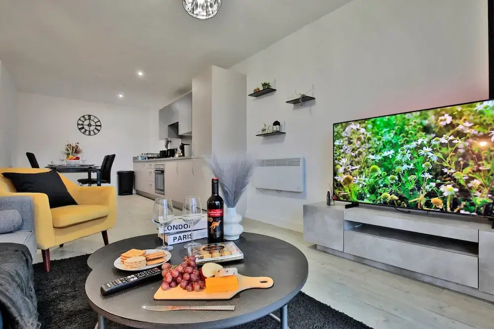 Manchester - 2-bed Apartment - Sleeps 4 - Wifi