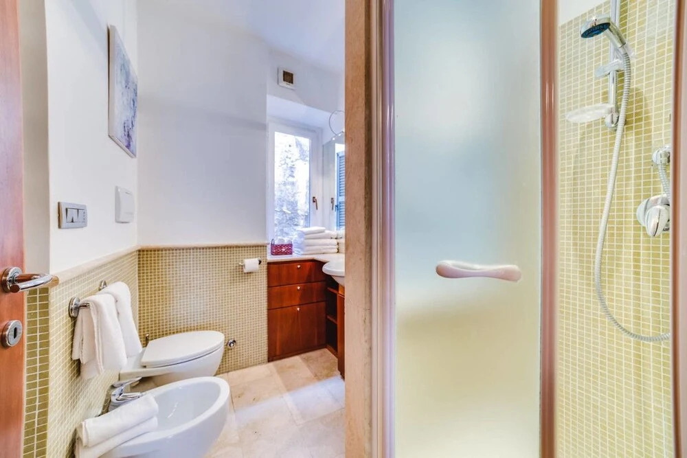 Elegant and Quiet Flat in City Center