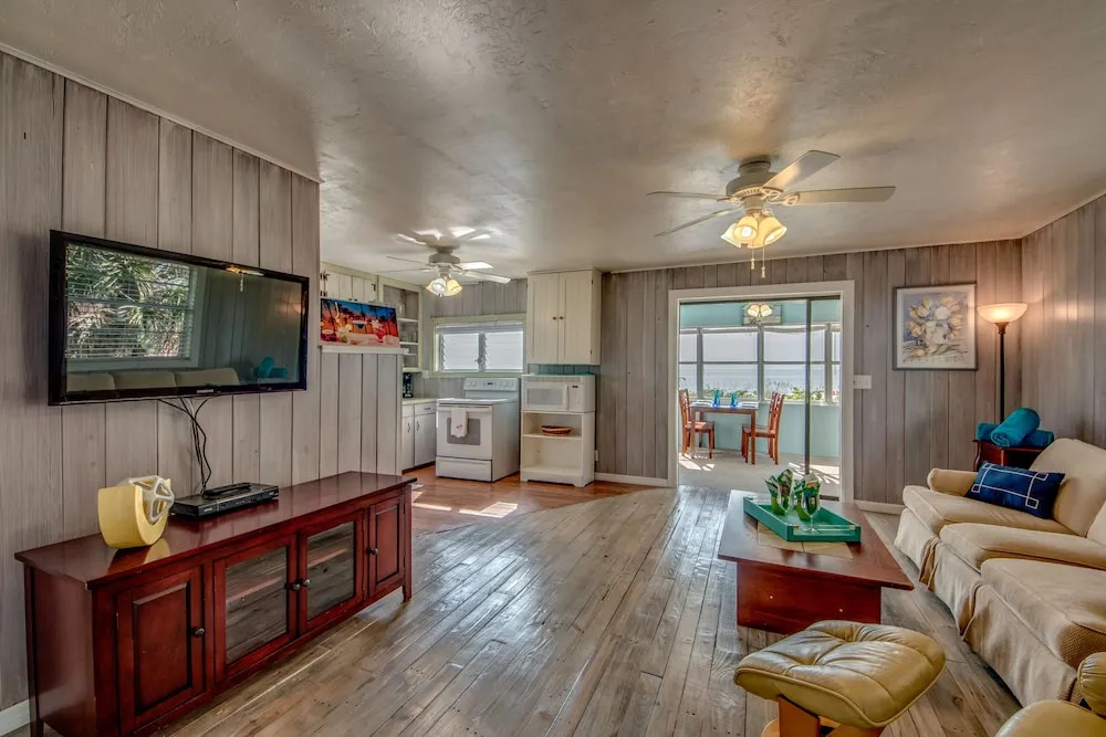 Beach Front Bungalow - Roelens Vacations
