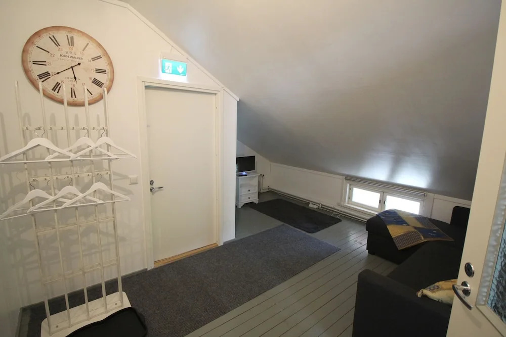 Lauri Guest House