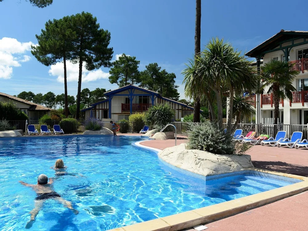 Semi-Detached Holiday Home in Green Surroundings